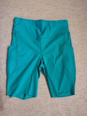 lululemon Teal High-Rise Bike Shorts with Side Pockets NWOT